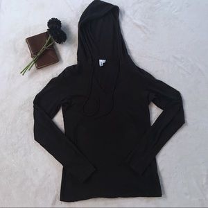 District Threads Lightweight Pullover